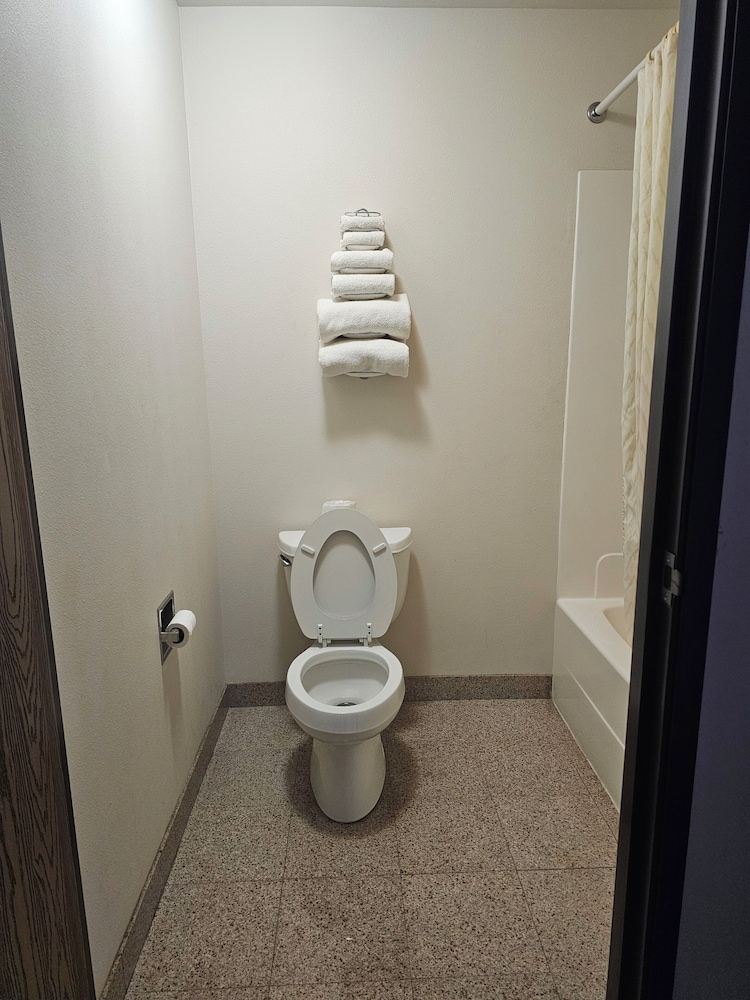 Park View Inn And Suites And Conference Center 65/65