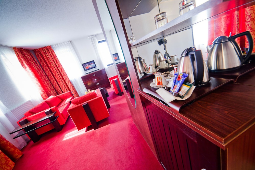 KYRIAD PRESTIGE CLERMONT FERRAND 30/76