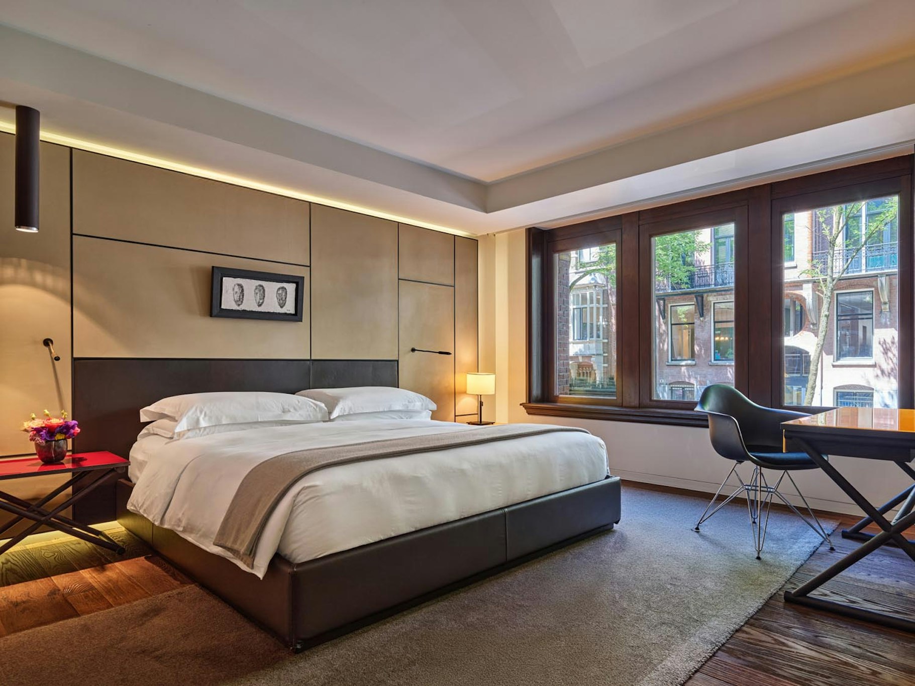 2 Bedrooms, Garden, Suite