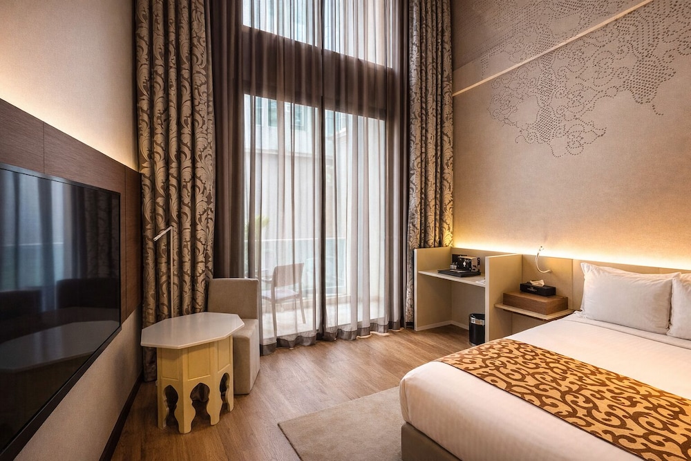 FAMILY SUITE, CITY VIEW
