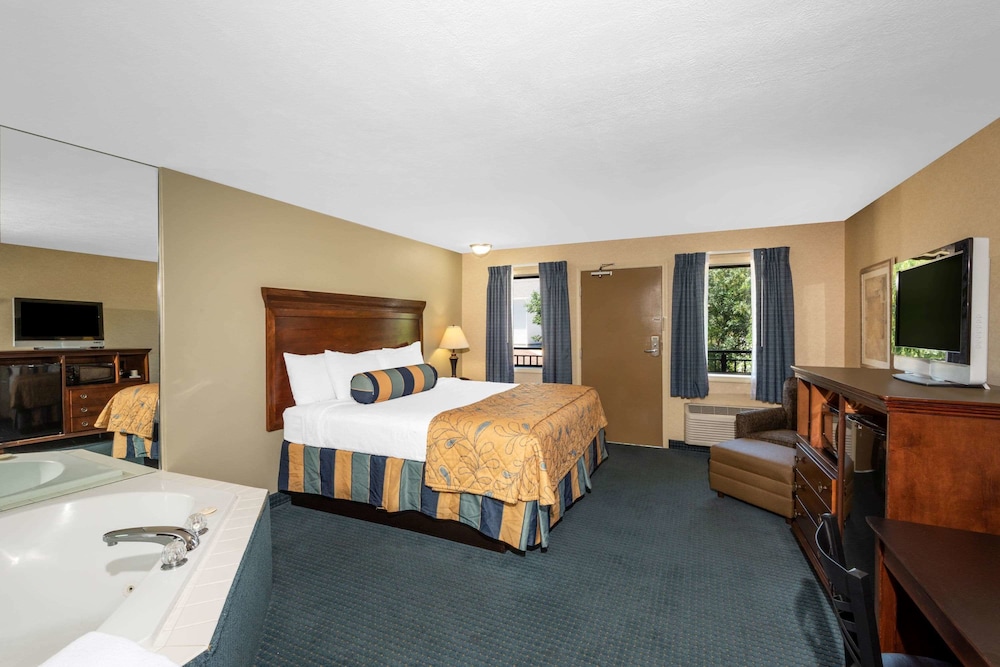 Suburban Studios Branson On The Strip 17/21