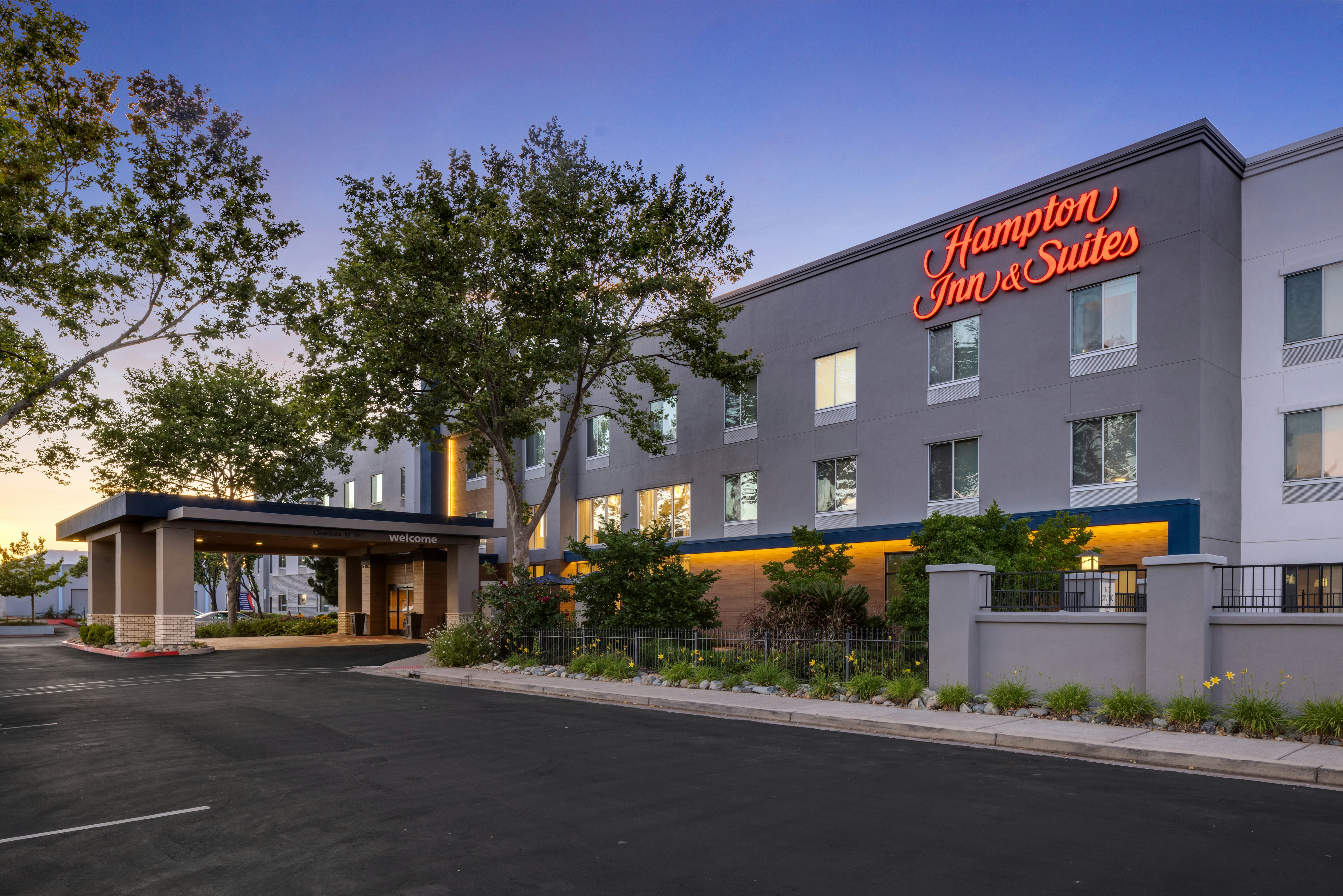 Hampton Inn Suites Yuba City 4/44
