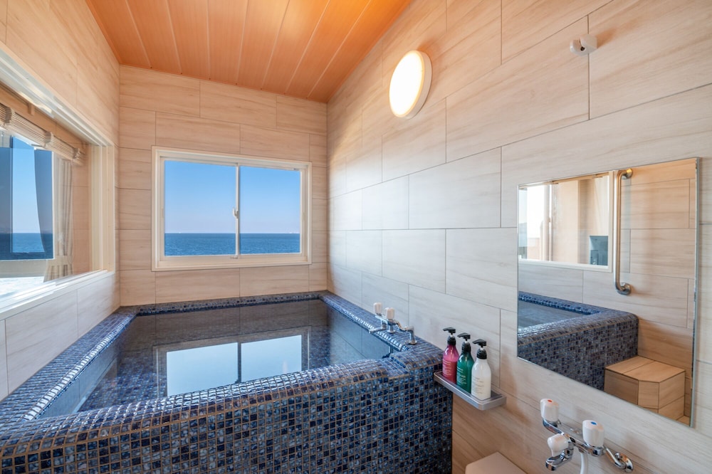 Umino hotel Hajime 50/50