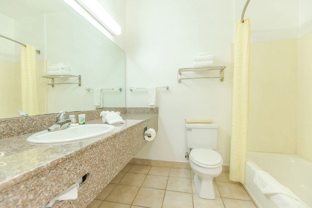 Brawley Inn 50/51