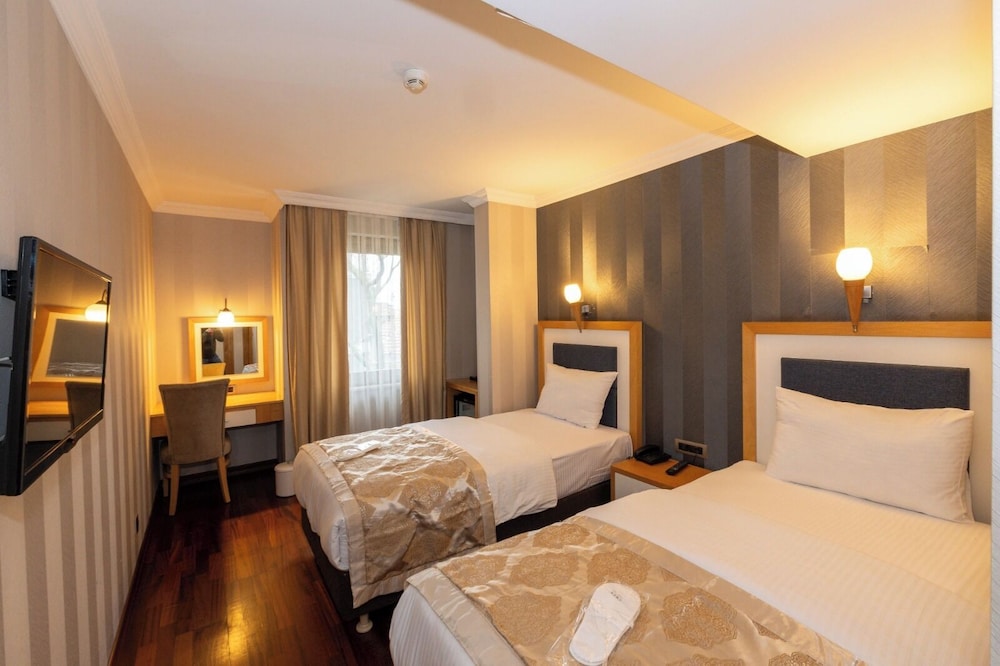 Aven Hotel 25/60