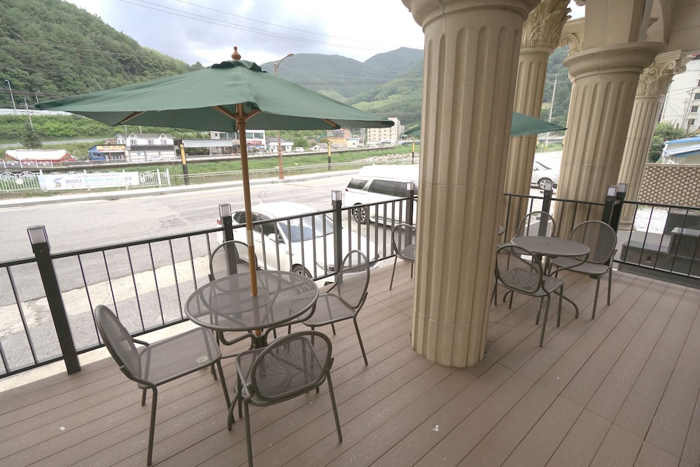 Persimmon Tourist Hotel 38/42