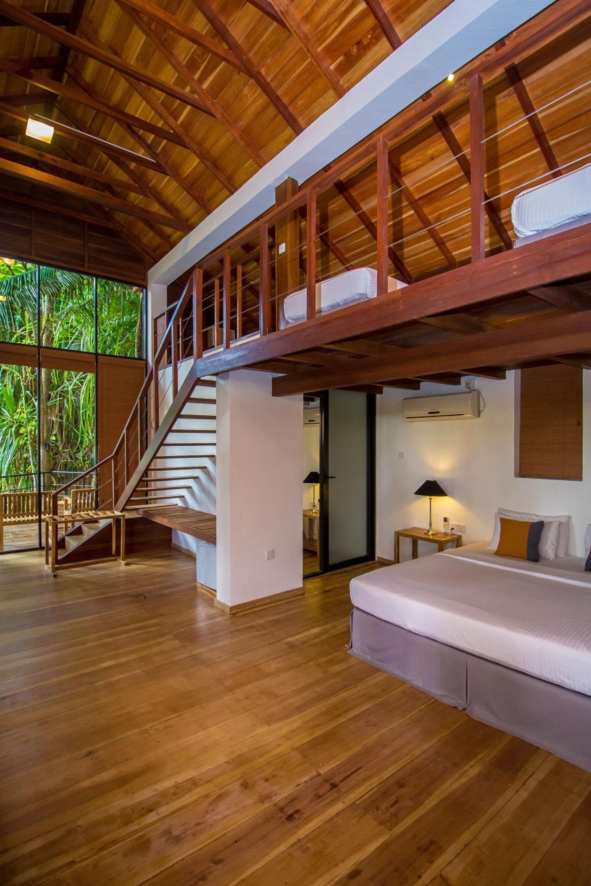 Family, Villa, Attic