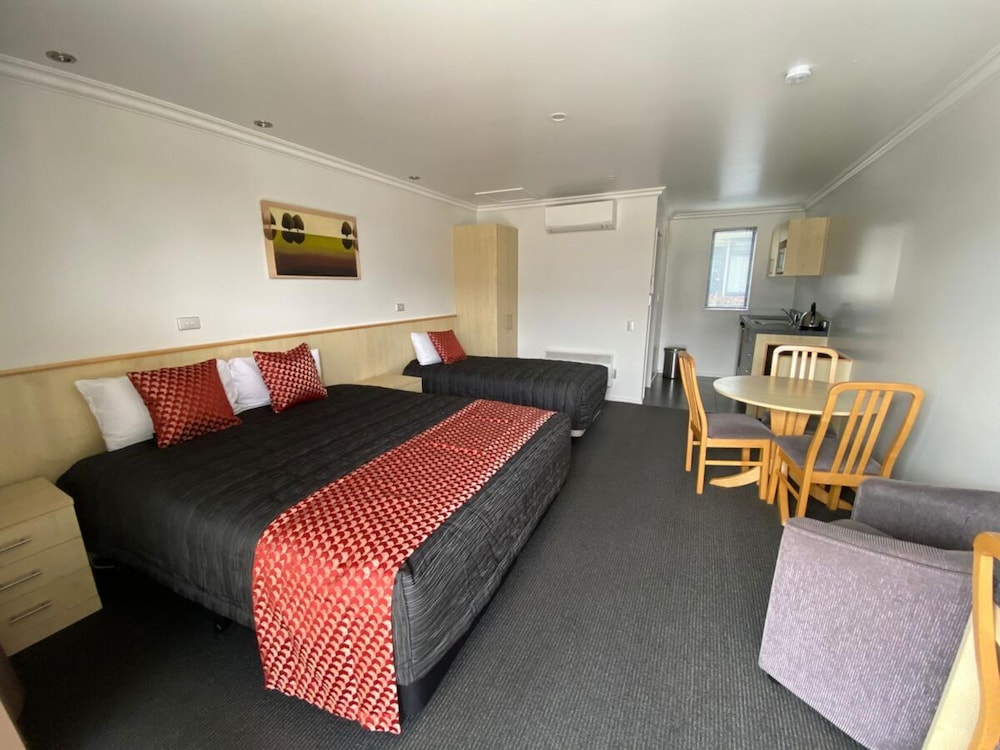 Grove Park Motor Lodge 18/74