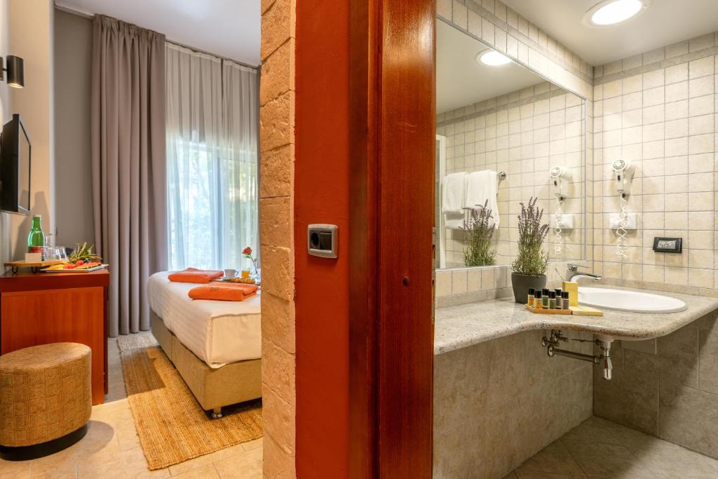 Economy, Double Bed, No Balcony، Boutique Beach Resort Podstine 5/5