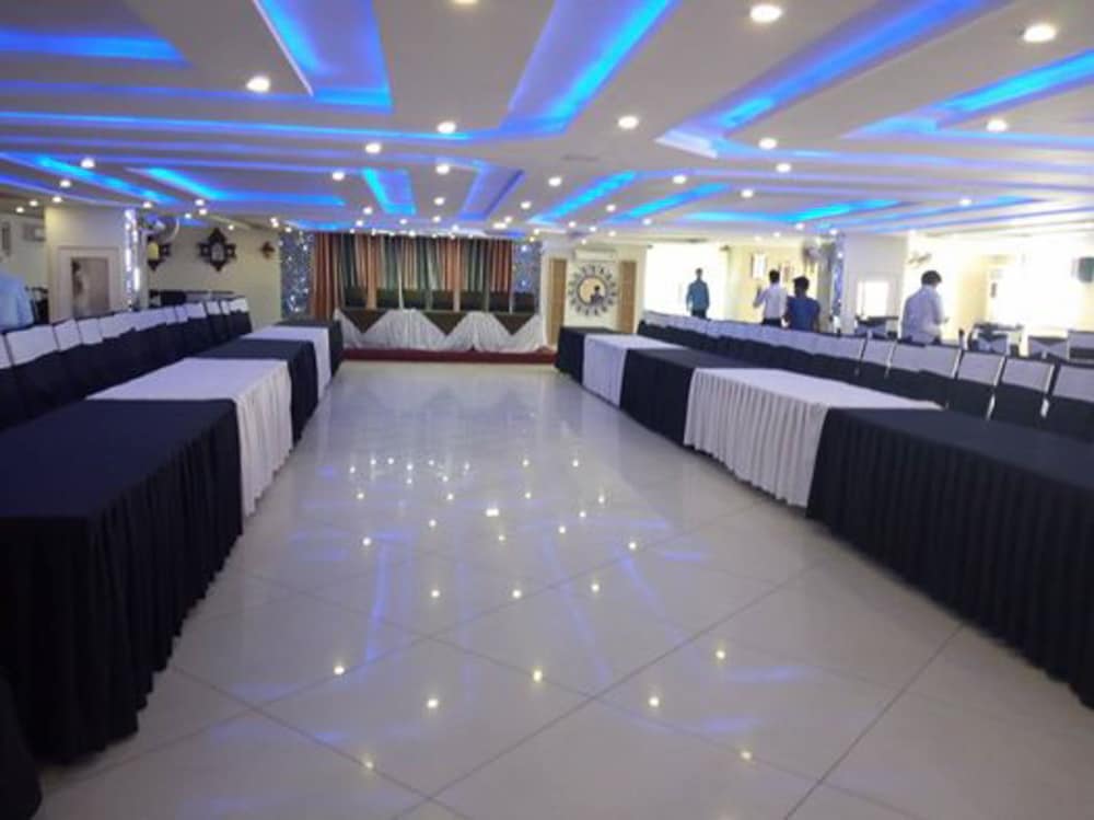 Grand Millennium Hotel Lahore (Local) 37/41