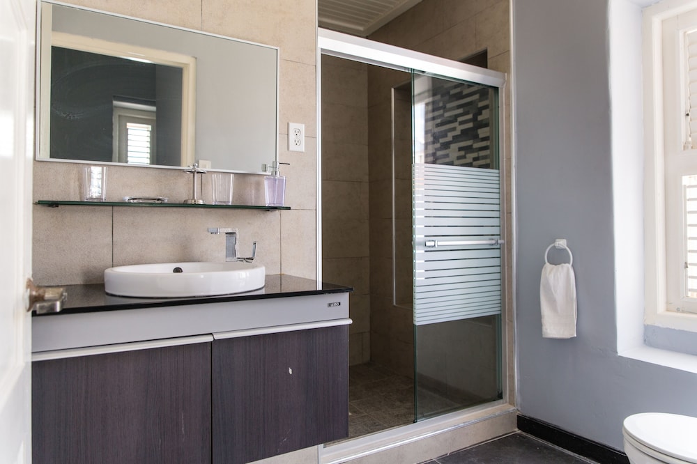 Bario Hotel 47/50
