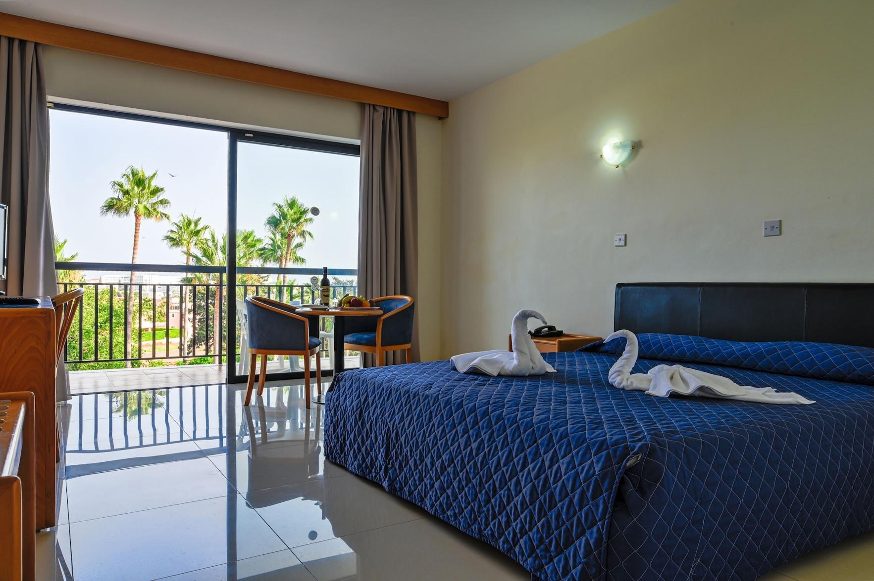 Room, Twin Beds