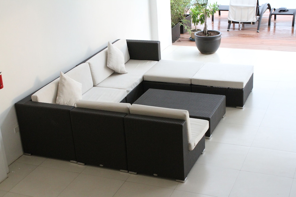 Ocean Suites Boutique Hotel 48/66