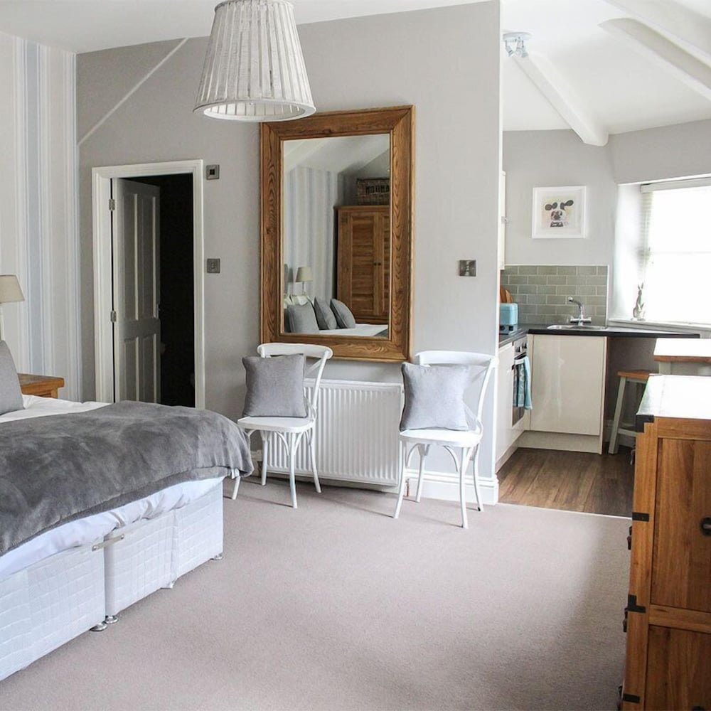 Falcon Manor Hotel 22/49