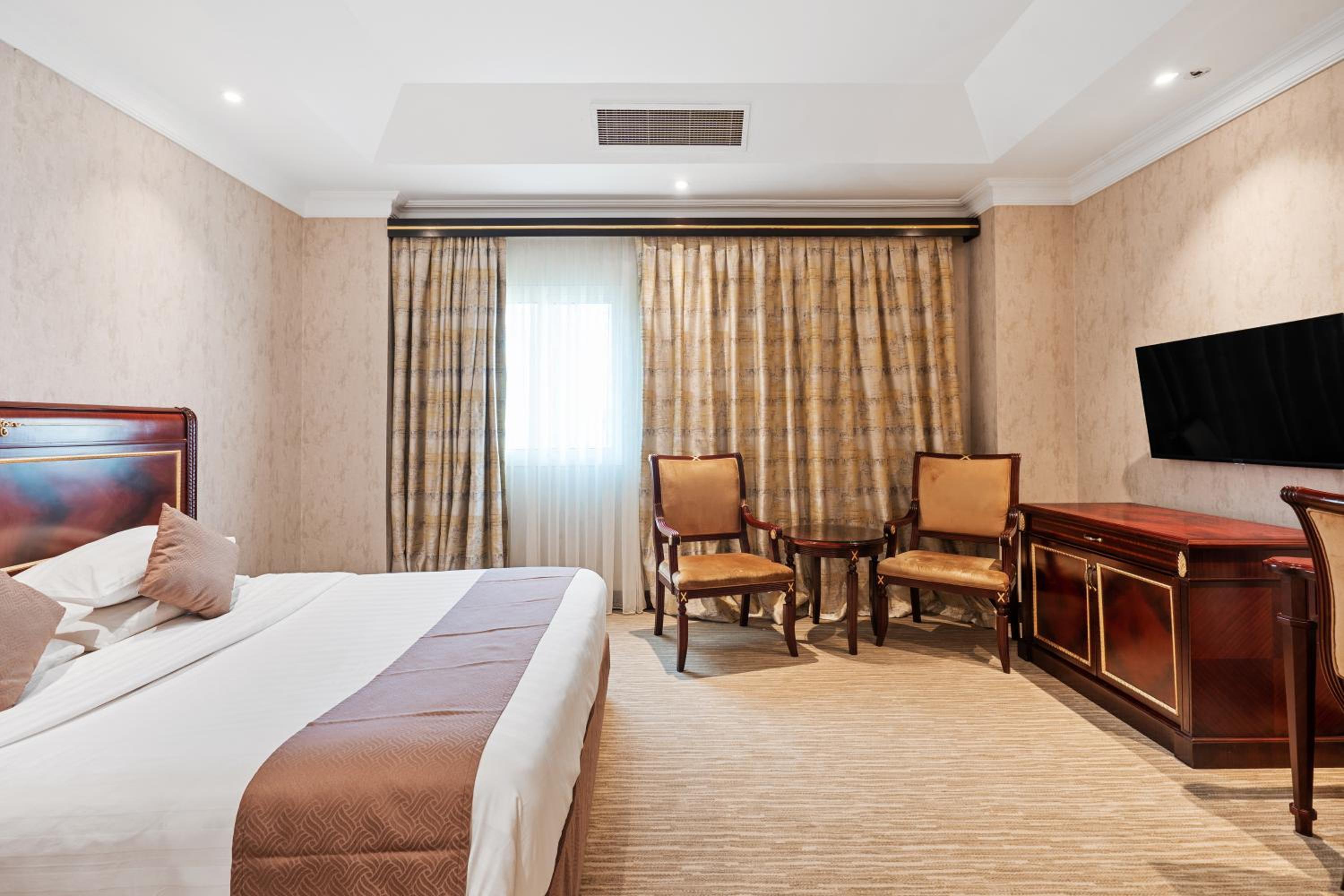 Chairmen Hotel 23/50