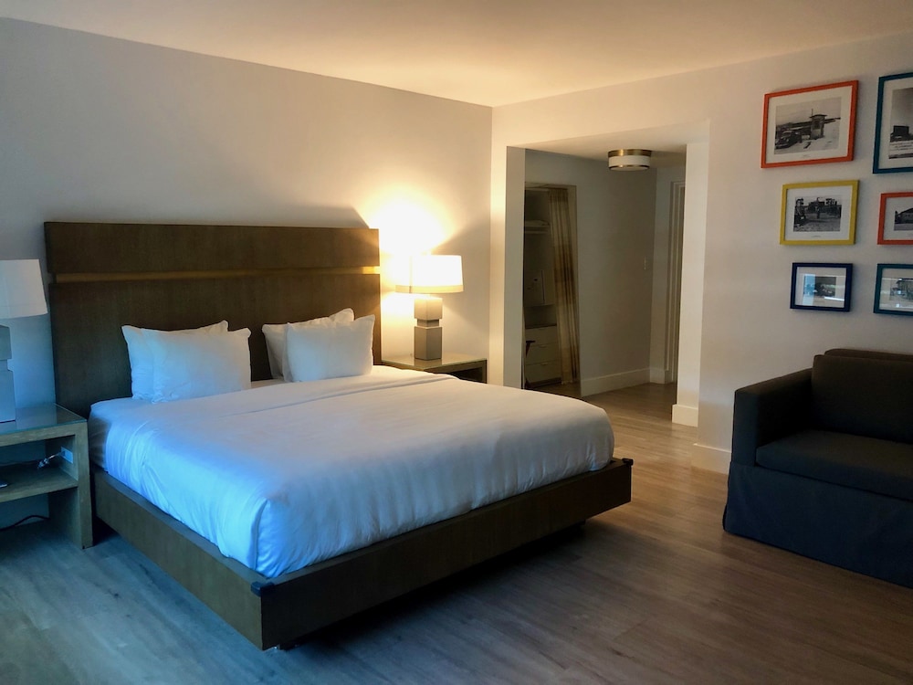 Sunset Inn 19/38