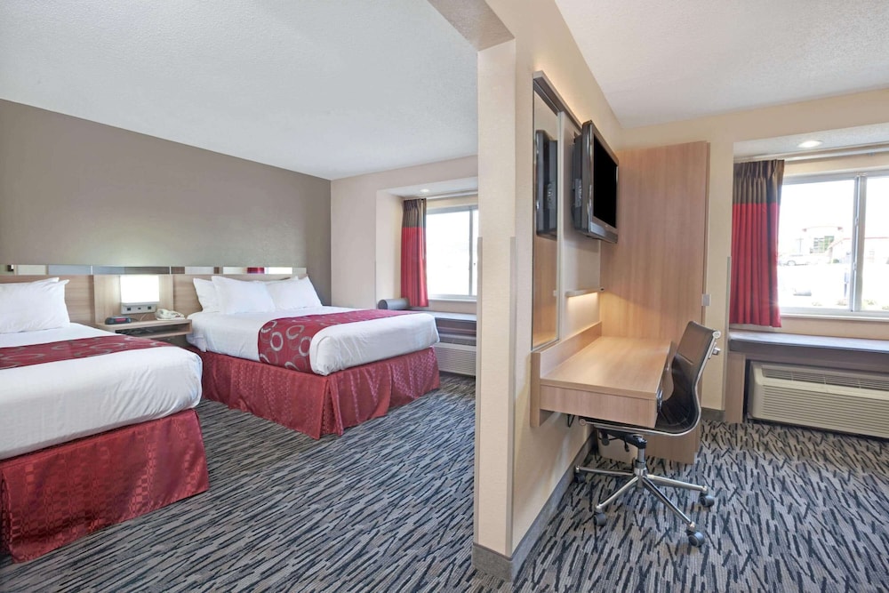 Microtel Inn & Suites By Wyndham Charleston Wv 18/37
