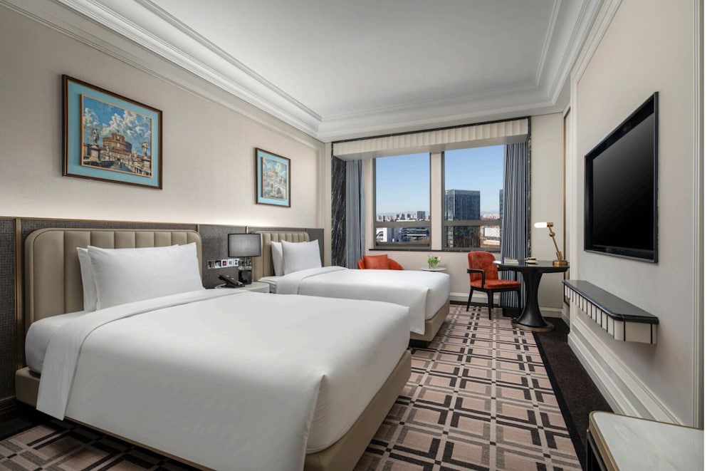 DELUXE, TWIN BEDS