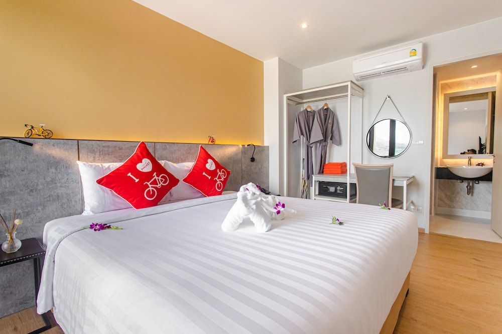 Tour De Phuket Hotel 25/71