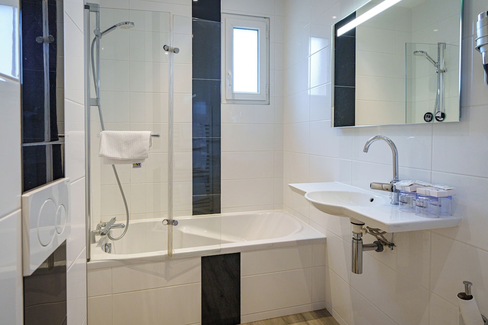 Hotel the Originals Saumur Ouest La Saulaie 58/63