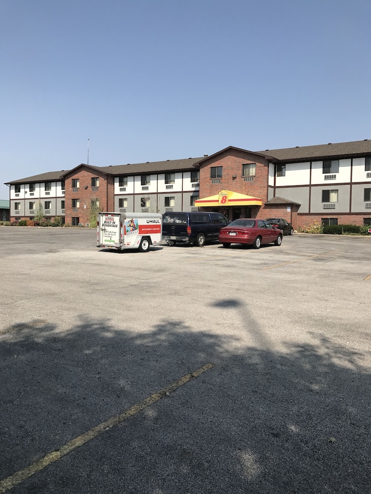 Days Inn by Wyndham Omaha/West Dodge 22/24