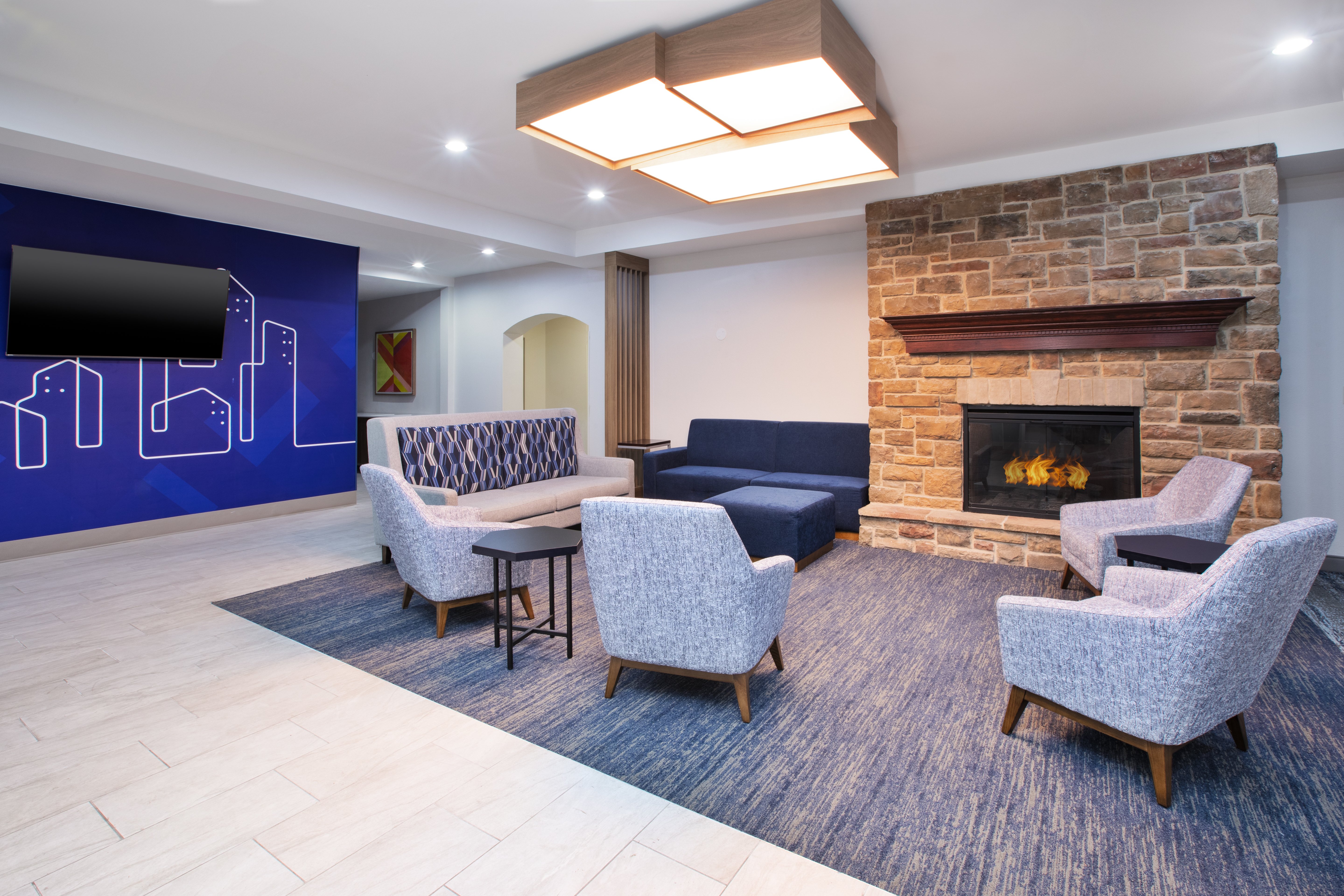 Holiday Inn Express And Suites Milwaukee Nw Park Place 53/79