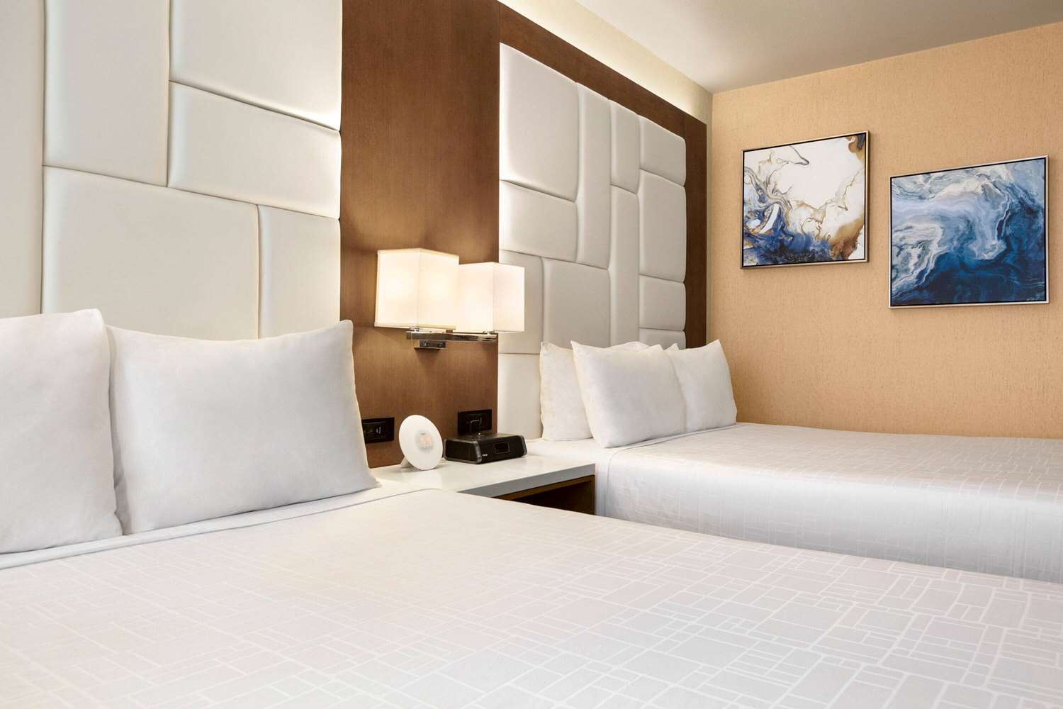Wyndham Anaheim photo2