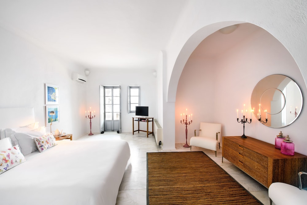 Grand Ambassador Santorini Hotel 60/78