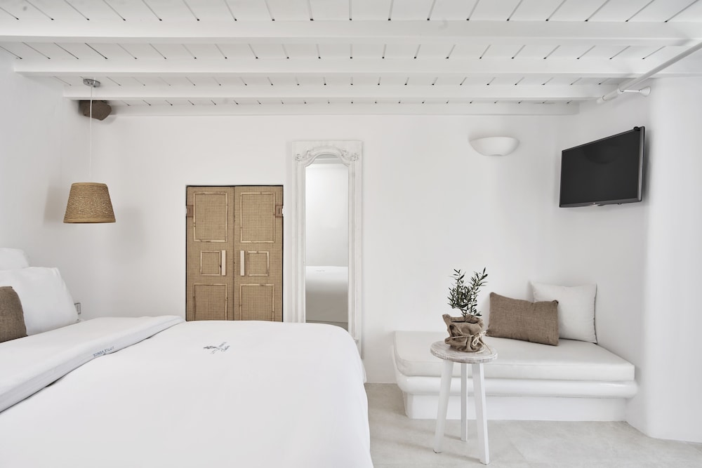 Little Venice Suites 7/50