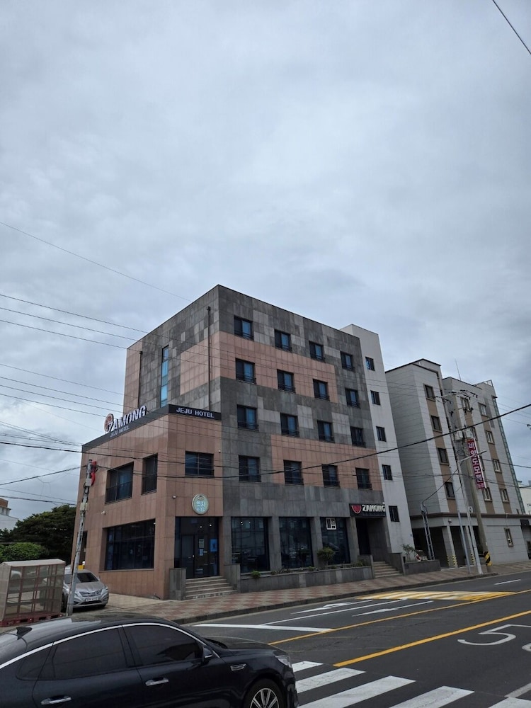 Zamong Hotel 9/48