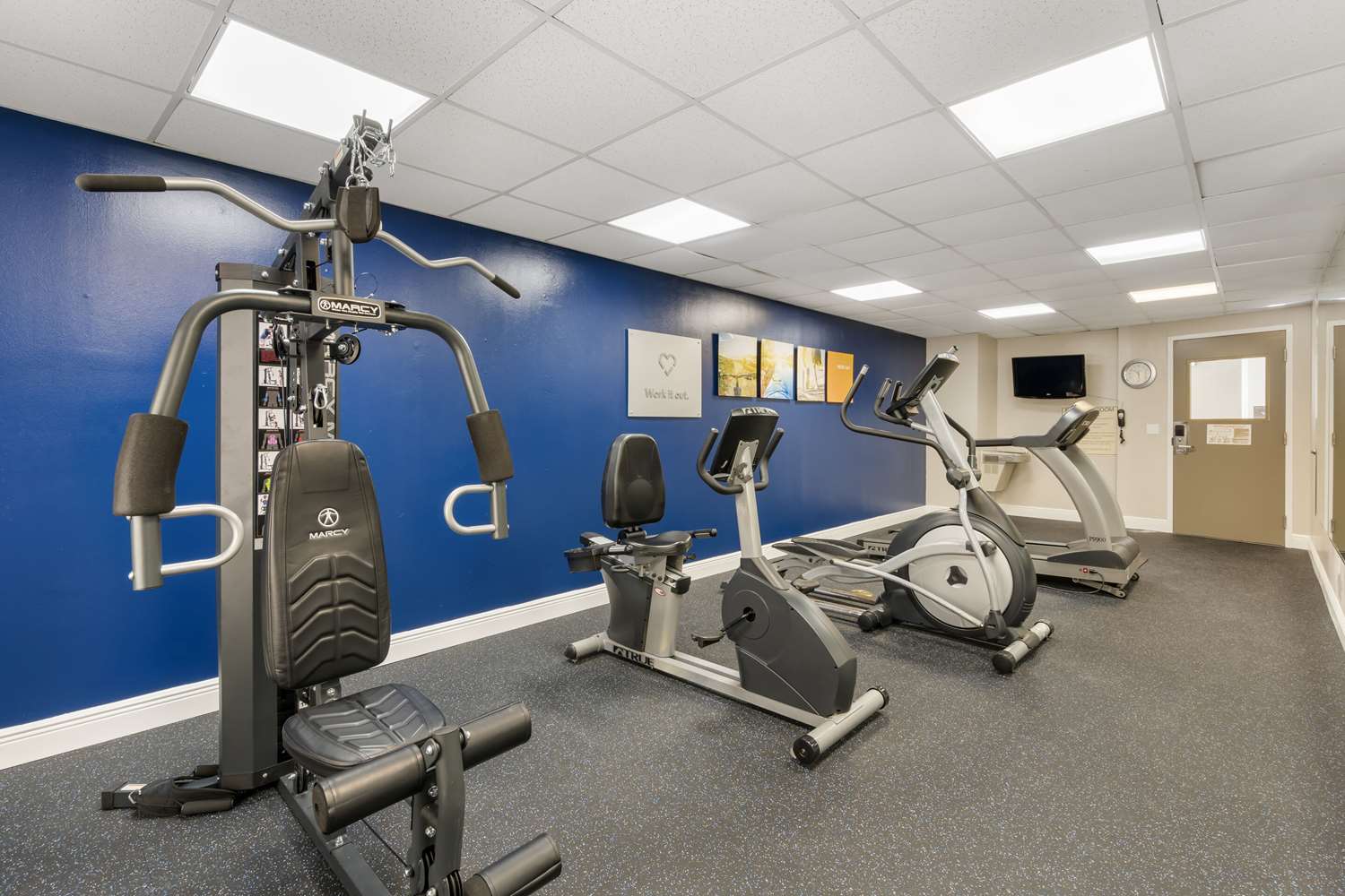 Comfort Suites West Jacksonville, FL 26/35