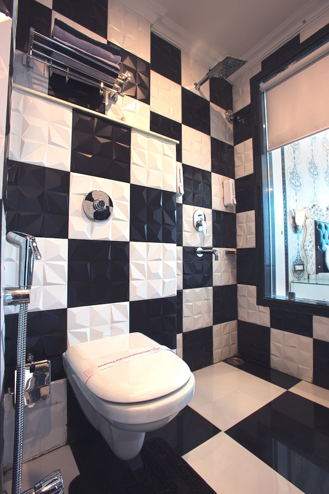 Zo Rooms Assi Ghat Shivala Market 45/49