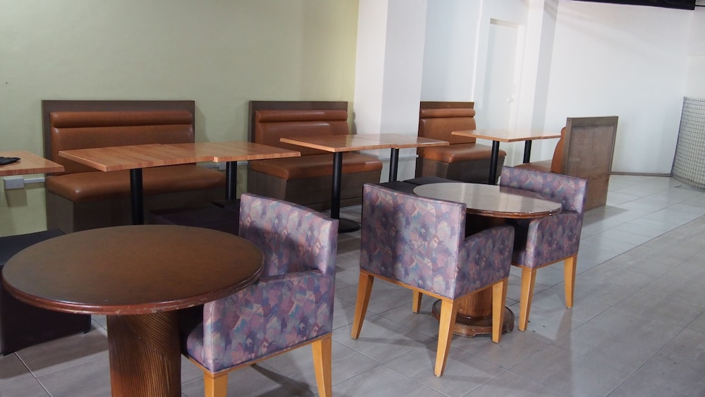 Sunday Hostel 30/42