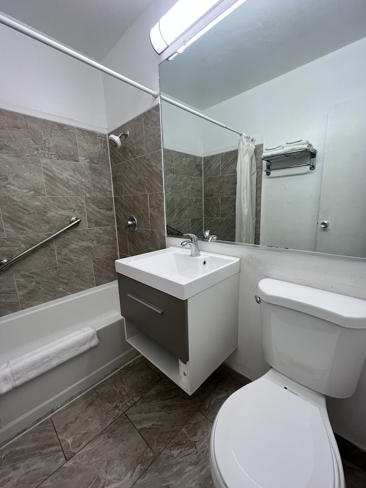 Days Inn by Wyndham Chico 38/40