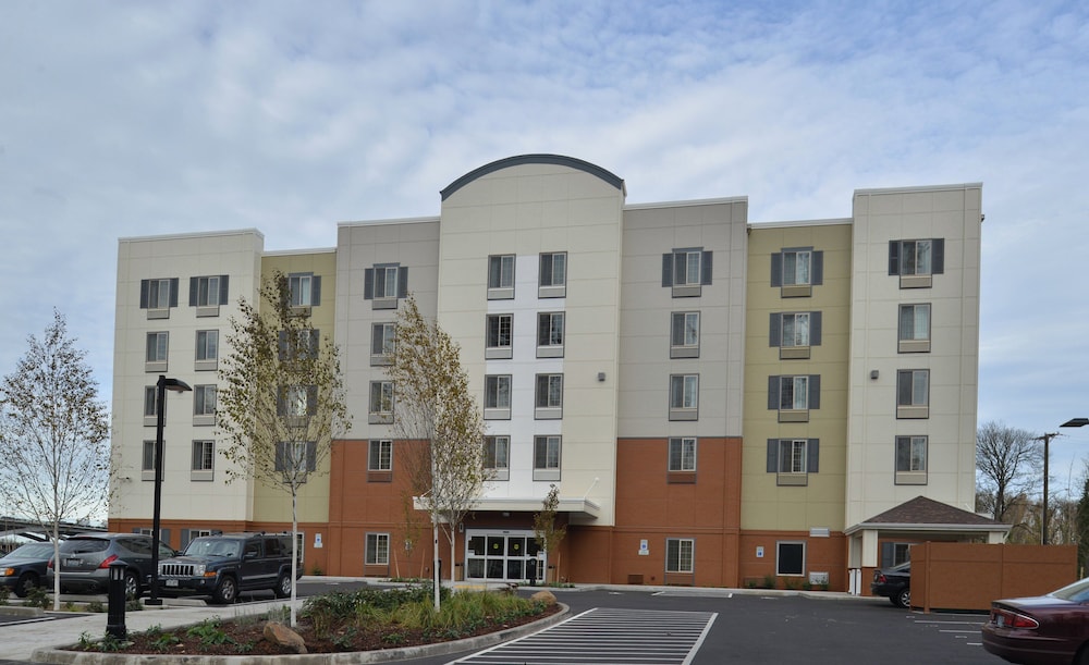 Candlewood Suites Eugene Springfield 2/48