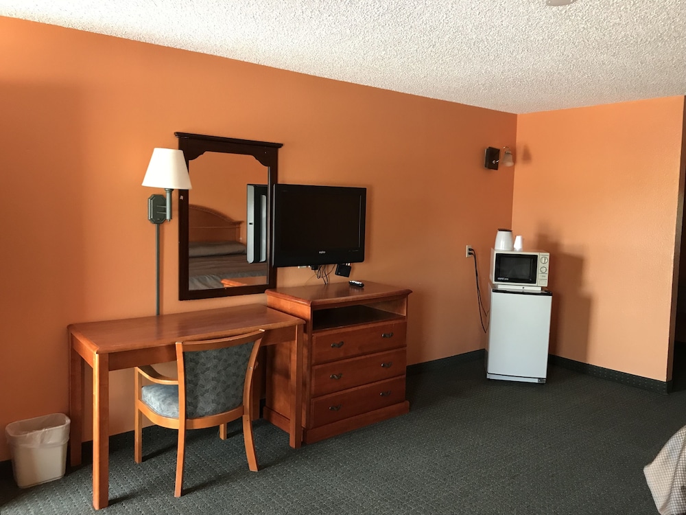 American Inn Cleburne 24/31