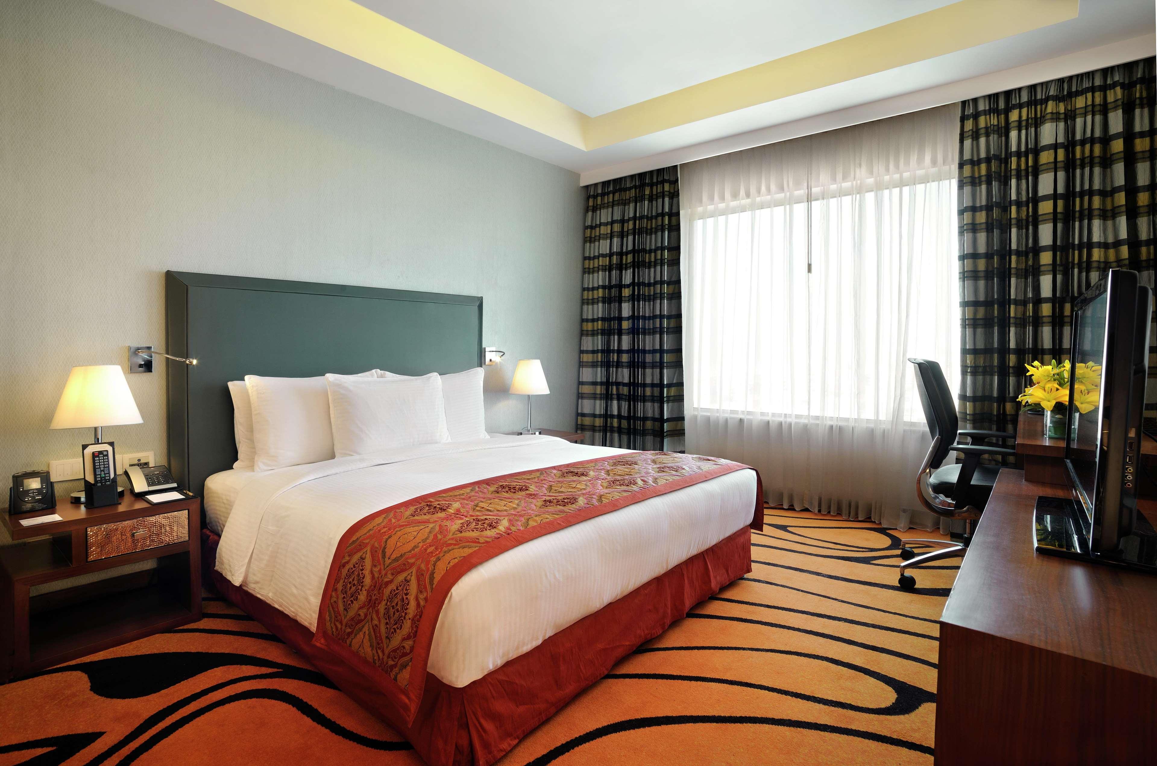 SUITE, TERRACE, LOUNGE ACCESS