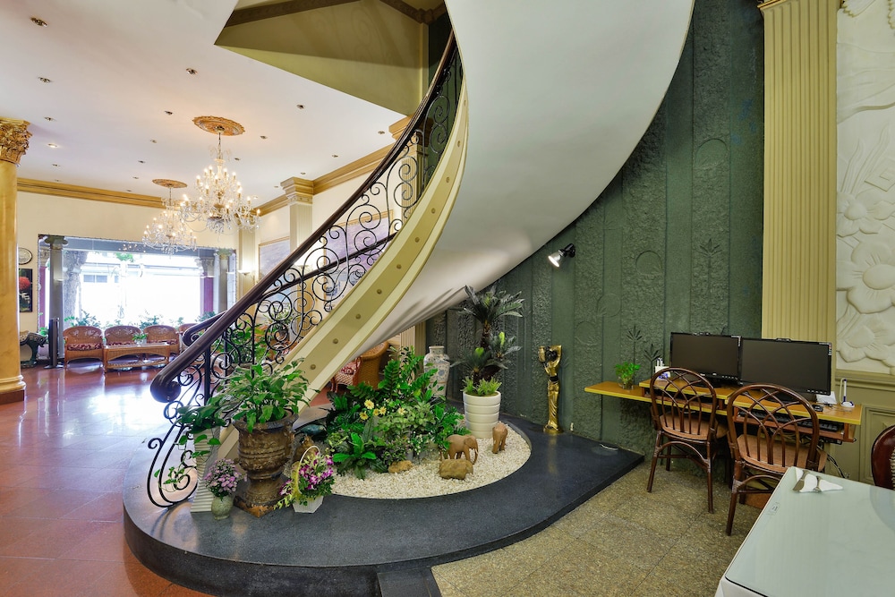 The Spring Hotel 52/56