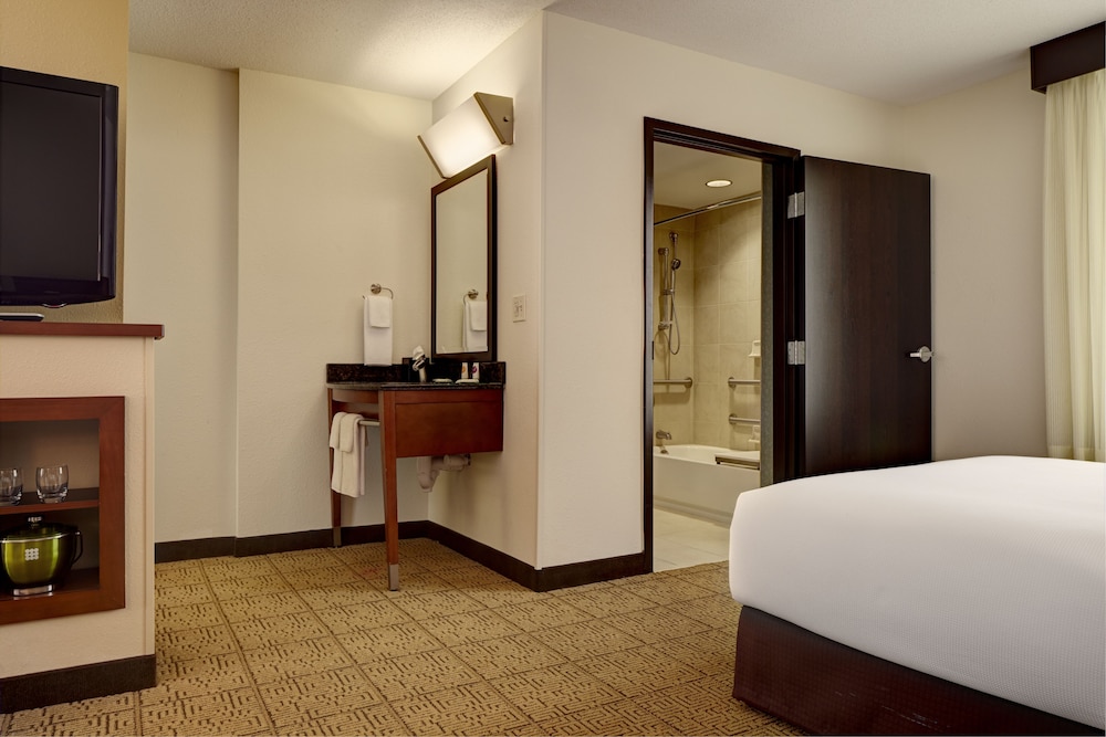 Hyatt Place Columbus Osu 15/70