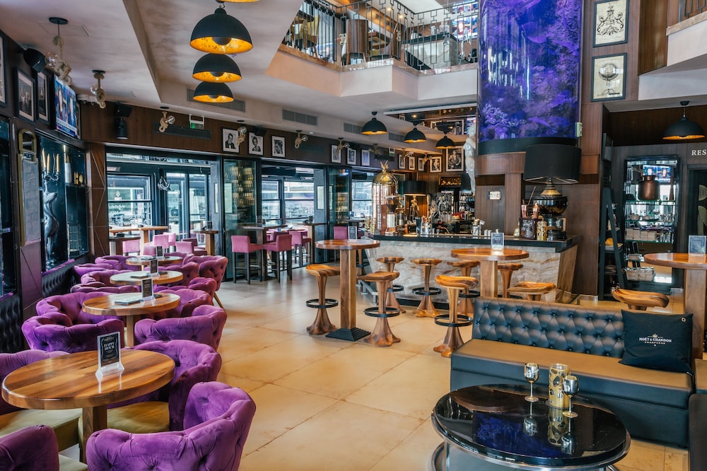 Hugos Boutique Hotel - Adults Only 64/76