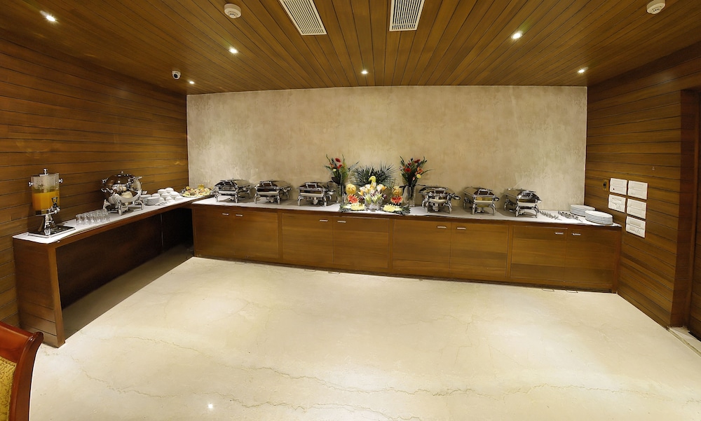 Metro Grand Hotel 26/42