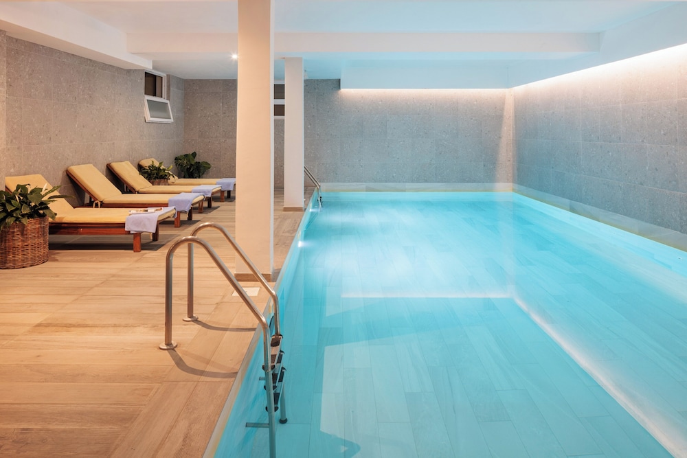 Gava Waterman Milna Resort 38/74