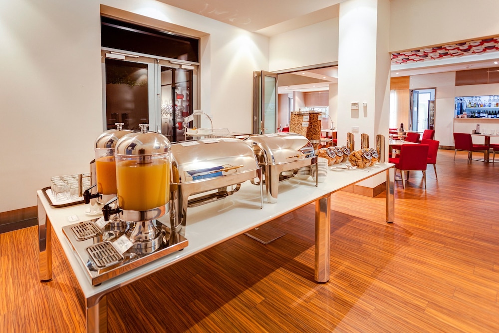 Mantra Charles Hotel Launceston 52/67