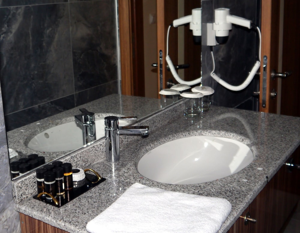 Tehran Boutique Hotel 43/48