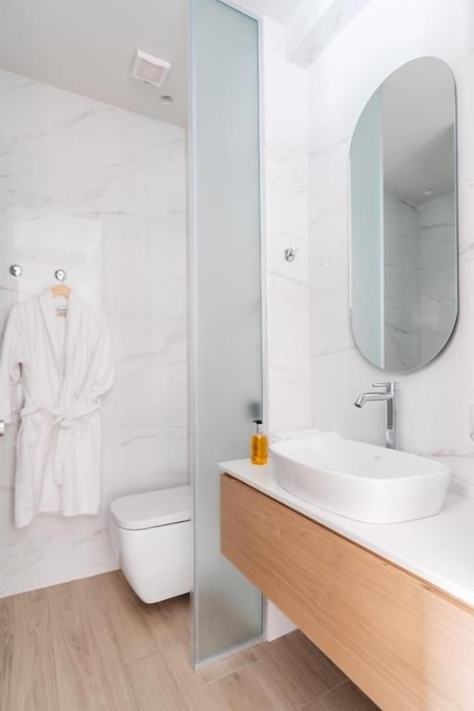 The City Hotel and Suites - Adults Only 57/61