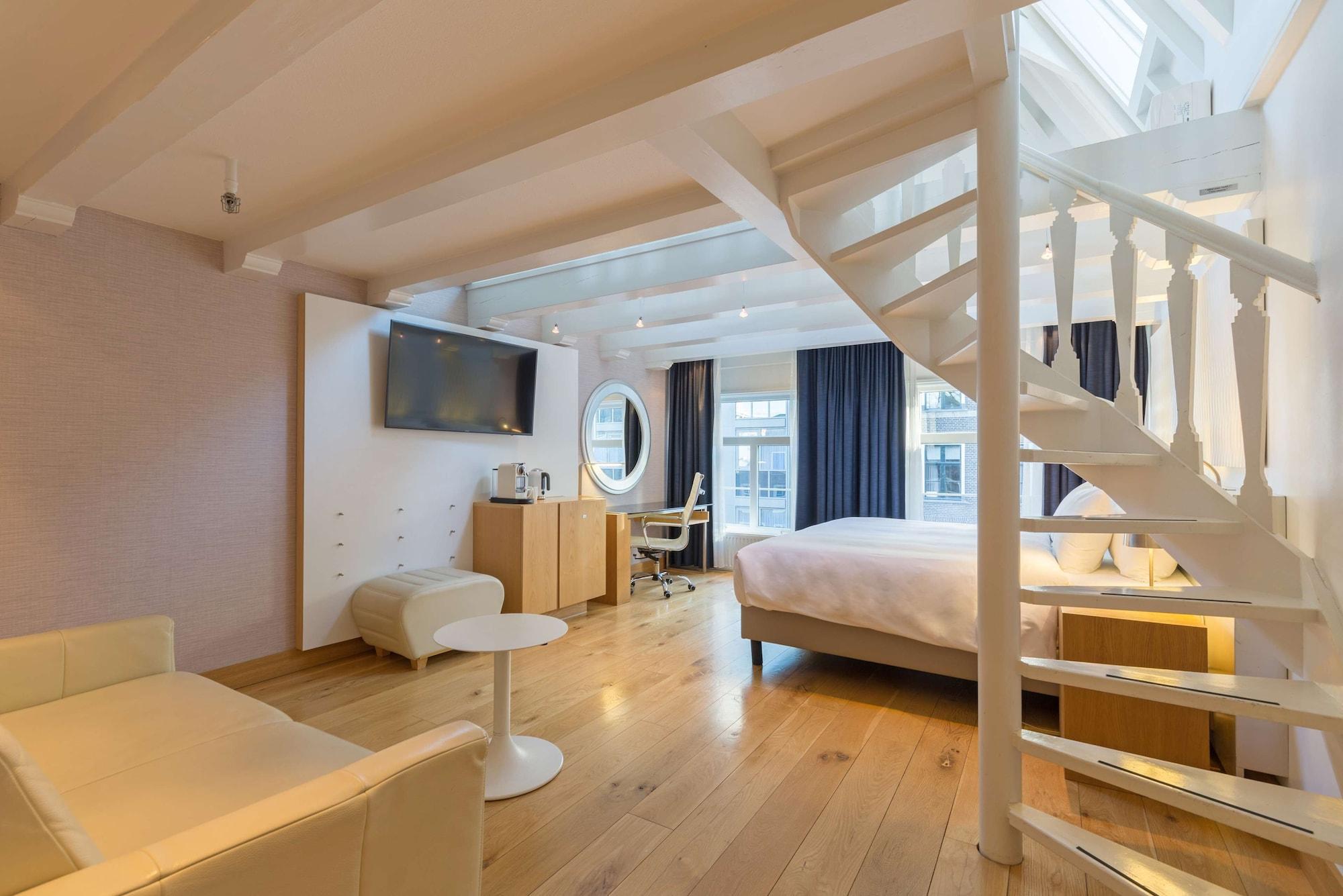 Feature, Suite, Terrace
