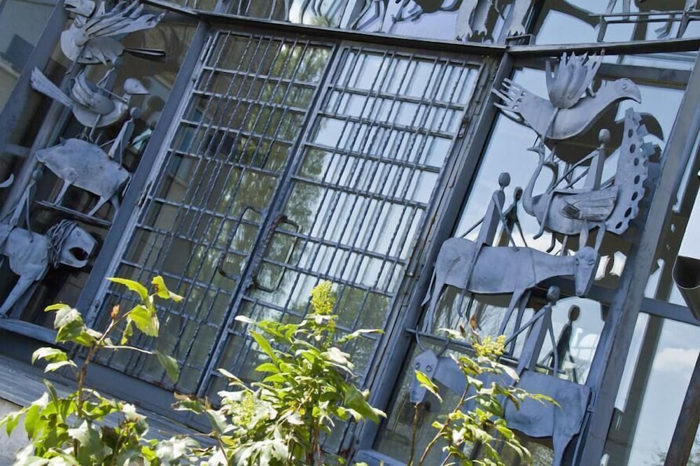 Hotell Tinget 2/24