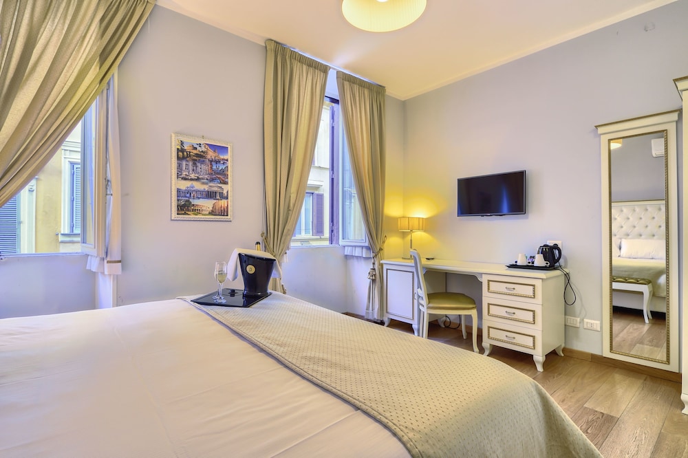 EXECUTIVE, SUITE