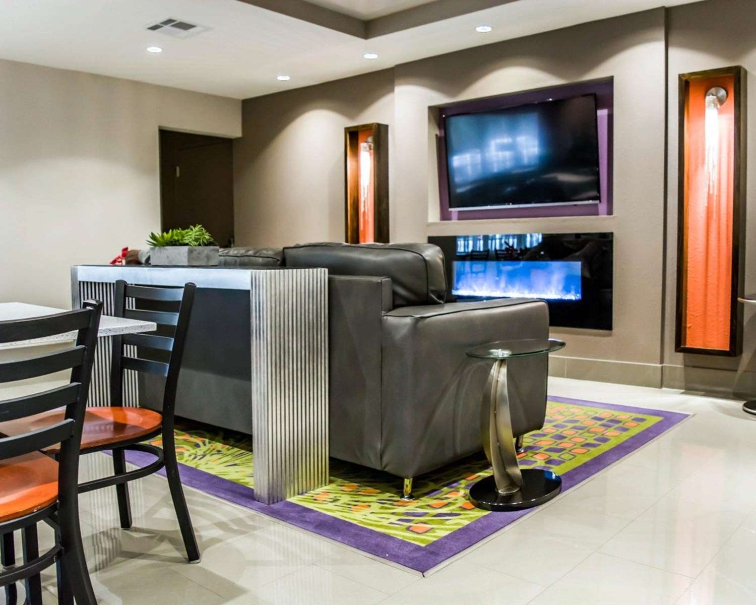 Quality Suites Fort Myers I-75 14/18