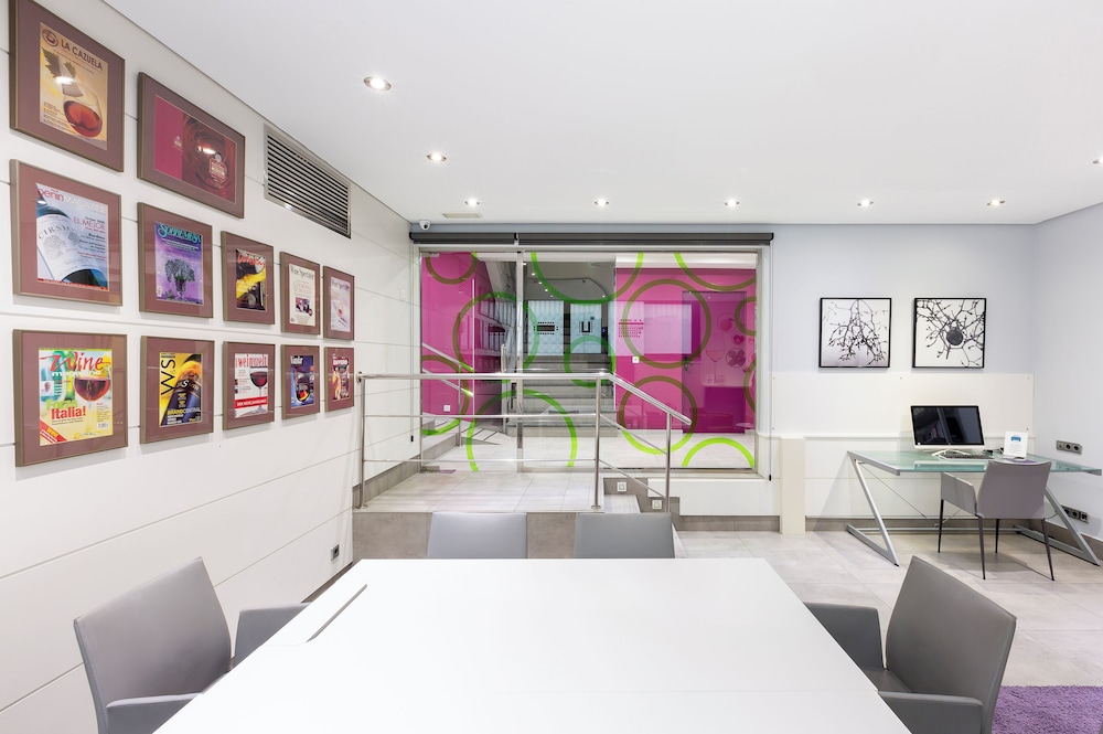 Ibis Styles Madrid Prado 30/50